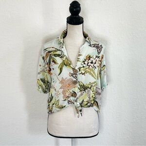 Z & L Blue Butterfly Floral Bird Print Shirt Short Sleeve Lightweight Medium